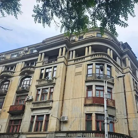 B32 *