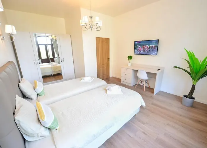 Apartman B32 *