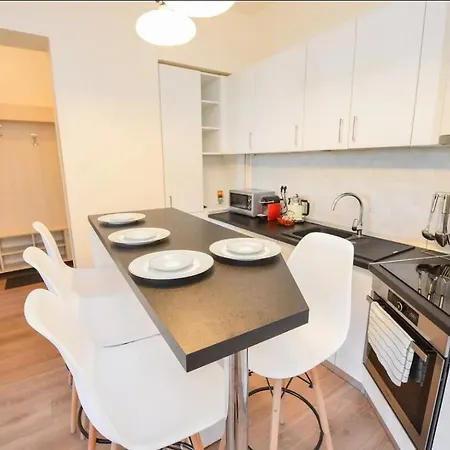 Spacious Deluxe Old Town-free Parking