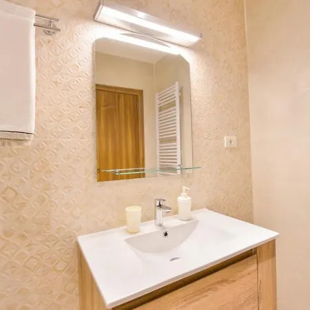 Spacious Deluxe Old Town-free Parking