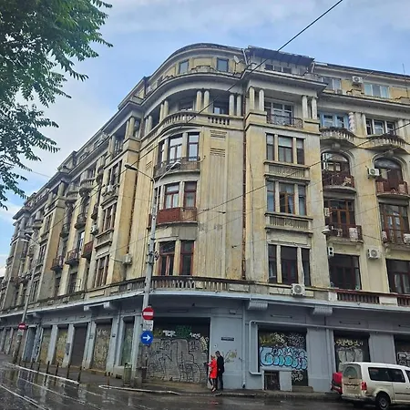 Spacious Deluxe Old Town-free Parking Apartment