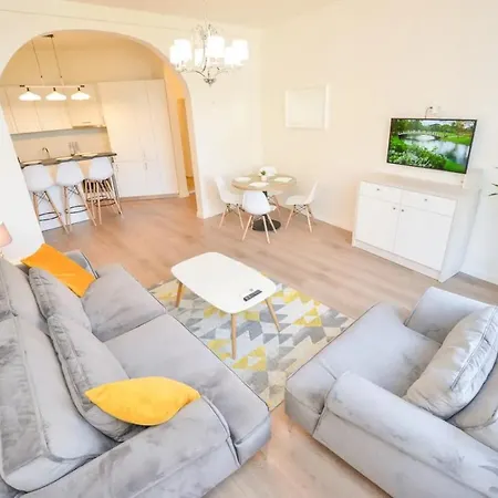Apartment Spacious Deluxe Old Town-free Parking *