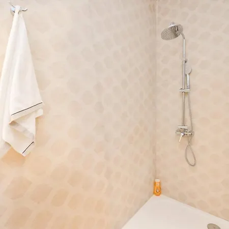 Appartement B32 Boekarest