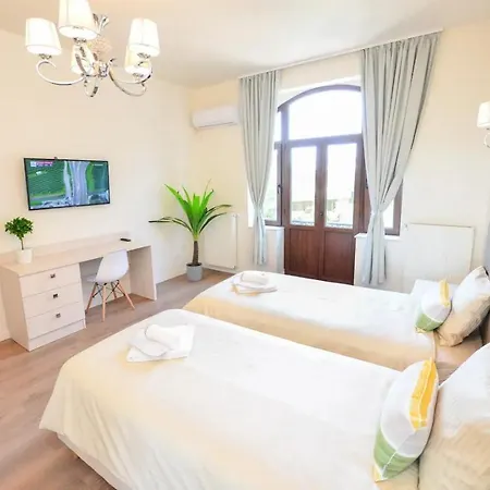 Spacious Deluxe Old Town-free Parking *