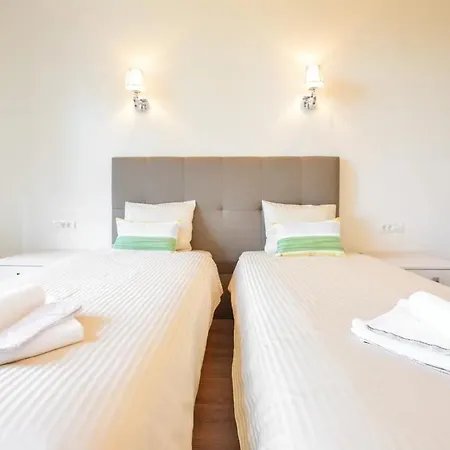 Apartment Spacious Deluxe Old Town-free Parking
