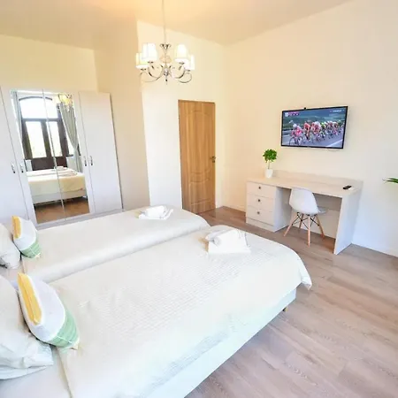 Apartment Spacious Deluxe Old Town-free Parking *