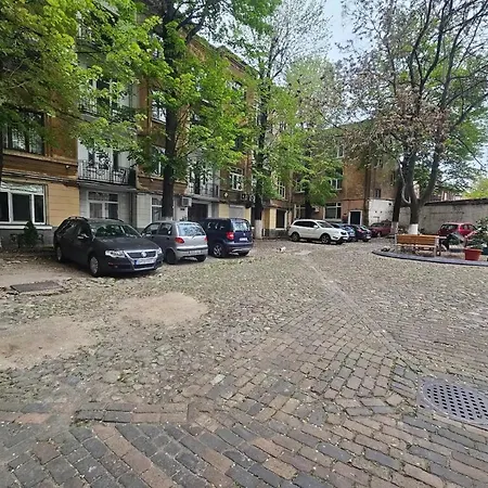 Spacious Deluxe Old Town-free Parking Apartment *