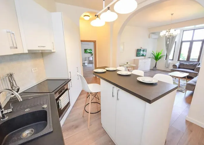 Apartament B32
