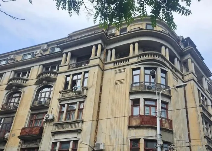 B32 *